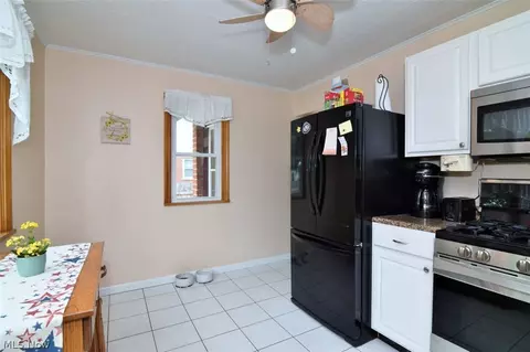 Kitchen - 711 E 256th St, Euclid, OH 44132 photo 2 of 4