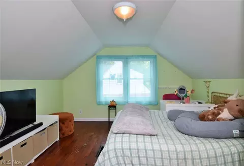 Bedroom - 711 E 256th St, Euclid, OH 44132 photo 5 of 7