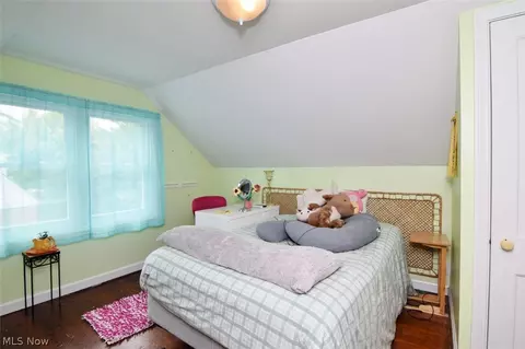 Bedroom - 711 E 256th St, Euclid, OH 44132 photo 6 of 7