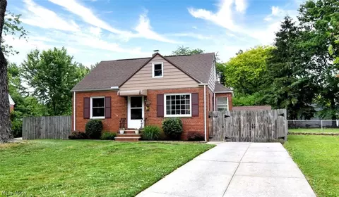 711 E 256th St, Euclid, OH 44132