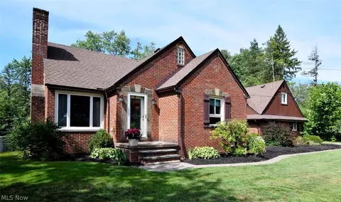 30235 Woodall Dr, Solon, OH 44139