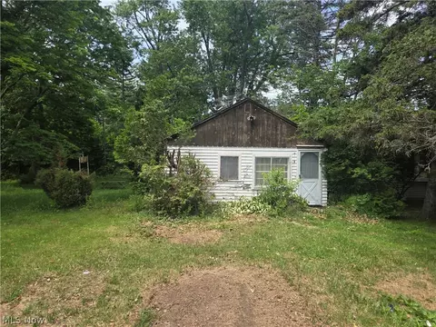 1344 Dunedin Ave, Madison, OH 44057