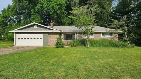 11830 Dunham Rd, Sagamore Hills, OH 44067
