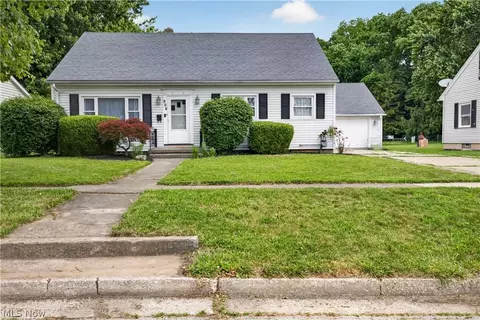 908 South St, Fremont, OH 43420
