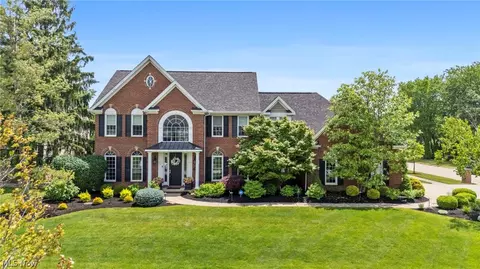2979 Forest Lake Dr, Westlake, OH 44145