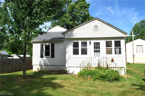 320 Broadway St, Amherst, OH 44001