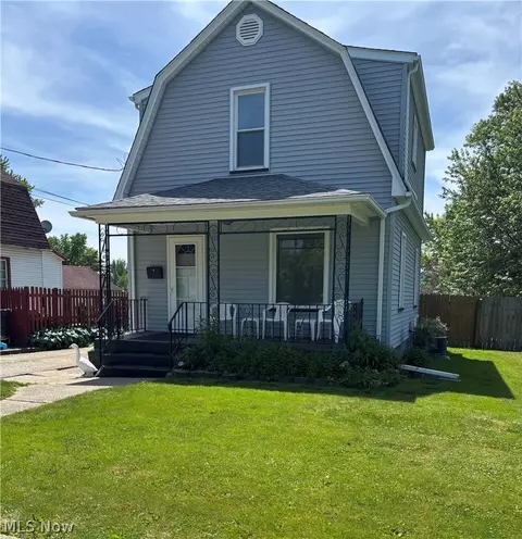 220 Baldwin Ave, Niles, OH 44446
