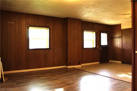 Living - 323 Fox Dr, Ashtabula, OH 44004 photo 4 of 7