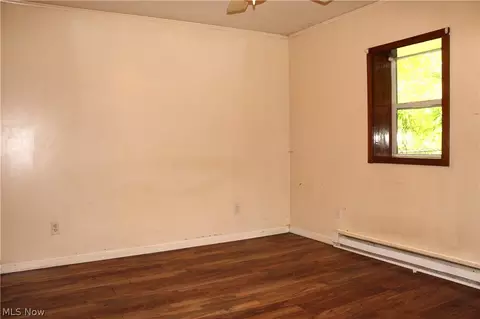 Bedroom - 323 Fox Dr, Ashtabula, OH 44004 photo 2 of 2