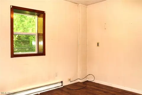 Bedroom - 323 Fox Dr, Ashtabula, OH 44004 photo 1 of 2