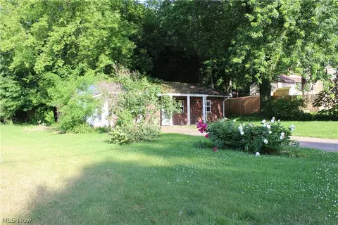 Exterior - 323 Fox Dr, Ashtabula, OH 44004 photo 7 of 8