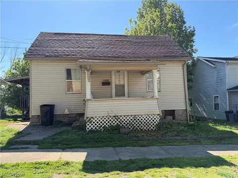 1206 Swann St, Parkersburg, WV 26101