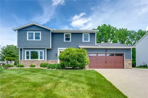 740 Thelma Dr, Wadsworth, OH 44281