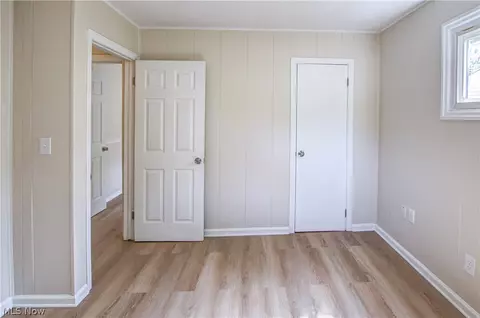 Bedroom - 861 Oak St, Elyria, OH 44035 photo 3 of 8