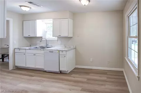 Other - 861 Oak St, Elyria, OH 44035 photo 4 of 13