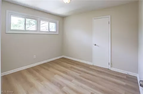 Bedroom - 861 Oak St, Elyria, OH 44035 photo 1 of 8