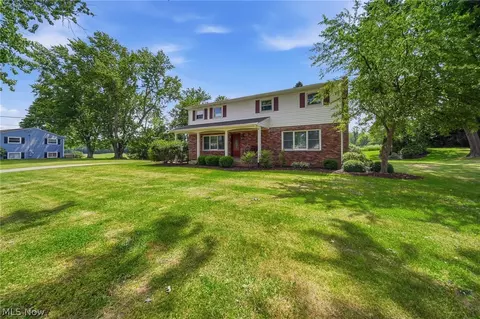 1430 Whitehall Dr, Suffield, OH 44260
