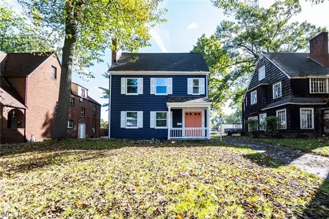4337-4339 Chester Dr, Youngstown, OH 44512