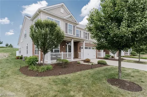 6255 N Pointe Dr, Pepper Pike, OH 44124