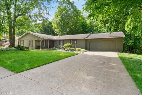 1565 Willoughby Dr, Wooster, OH 44691