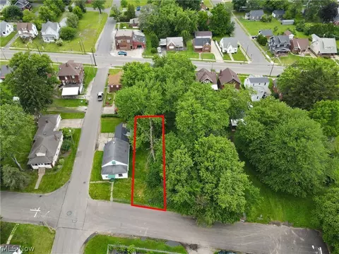 3 Rd St SE, Canton, OH 44707