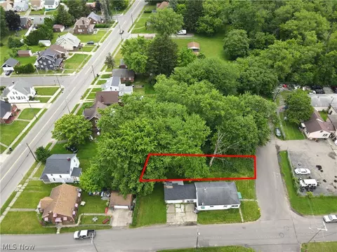 3 Rd St SE, Canton, OH 44707 photo 2