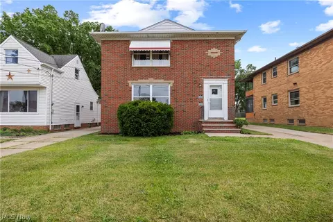 3113 Snow Rd, Parma, OH 44134