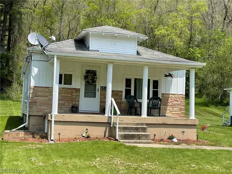 291 Blairmont Rd, Adena, OH 43901