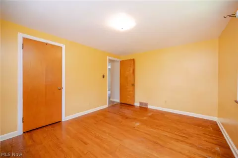 Bedroom - 364 Brookfield Ave, Boardman, OH 44512 photo 6 of 7