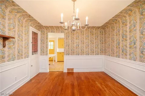 Dining - 364 Brookfield Ave, Boardman, OH 44512 photo 2 of 2