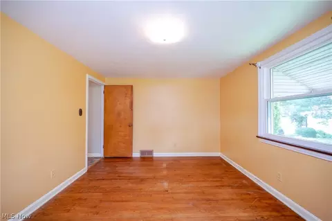Bedroom - 364 Brookfield Ave, Boardman, OH 44512 photo 7 of 7