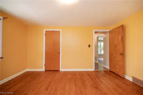 Bedroom - 364 Brookfield Ave, Boardman, OH 44512 photo 5 of 7