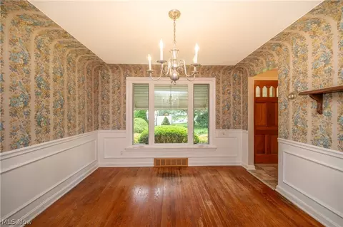 Dining - 364 Brookfield Ave, Boardman, OH 44512 photo 1 of 2