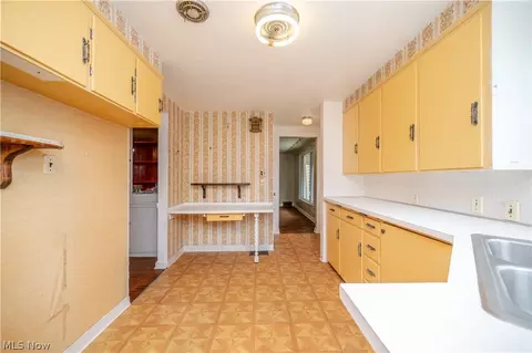 Kitchen - 364 Brookfield Ave, Boardman, OH 44512 photo 1 of 3