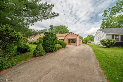 Exterior - 364 Brookfield Ave, Boardman, OH 44512 photo 12 of 13