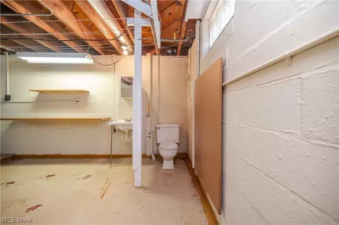 Bath - 364 Brookfield Ave, Boardman, OH 44512 photo 4 of 4