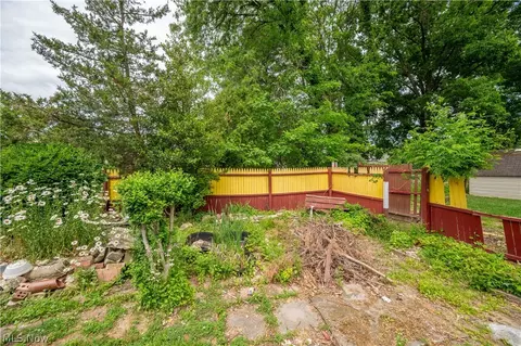 Exterior - 364 Brookfield Ave, Boardman, OH 44512 photo 7 of 13