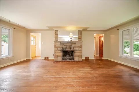 Living - 364 Brookfield Ave, Boardman, OH 44512 photo 1 of 4