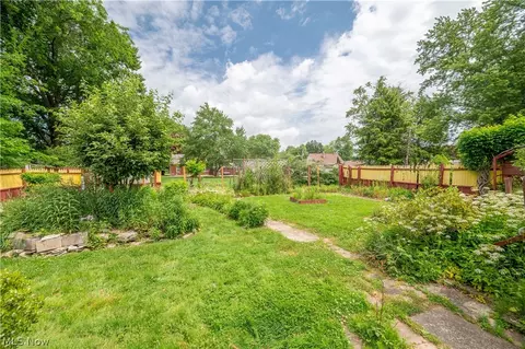 Exterior - 364 Brookfield Ave, Boardman, OH 44512 photo 5 of 13