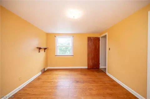 Bedroom - 364 Brookfield Ave, Boardman, OH 44512 photo 2 of 7