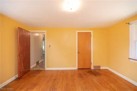 Bedroom - 364 Brookfield Ave, Boardman, OH 44512 photo 3 of 7