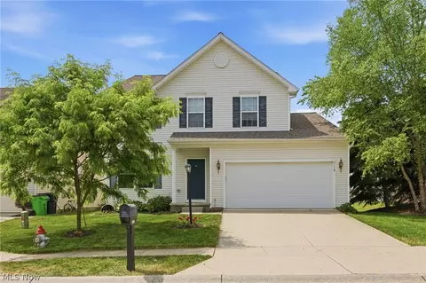 3178 Fenmore Ln, Aurora, OH 44202