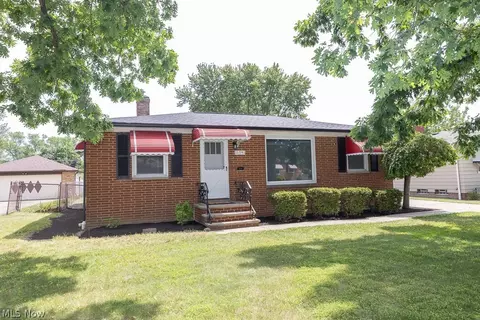 11391 Ronald Dr, Parma, OH 44130