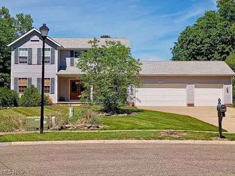 7998 Wolff Dr, Garrettsville, OH 44231