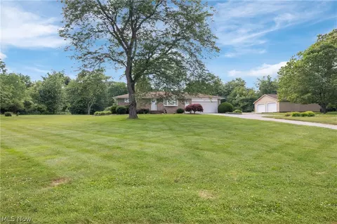 1461 Deermont Ave SW, Massillon, OH 44647