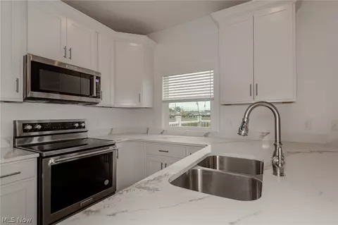 Kitchen - 191 Larimar Dr, Willowick, OH 44095 photo 3 of 3