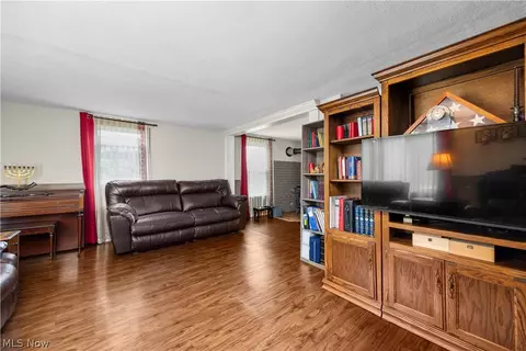 Living - 266 State Route 58, Sullivan, OH 44880 photo 2 of 5