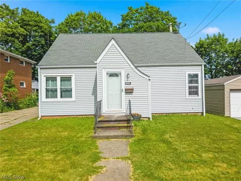 1612 Cherry Ave NE, Canton, OH 44714