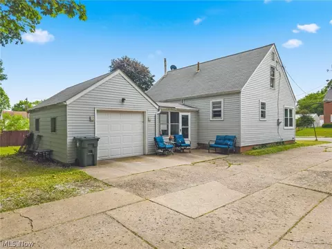1612 Cherry Ave NE, Canton, OH 44714