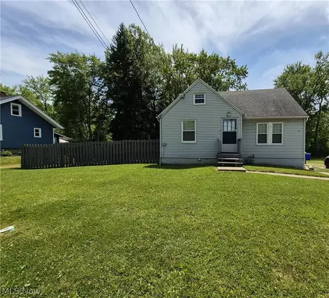 9614 Ravenna Rd, Twinsburg, OH 44087